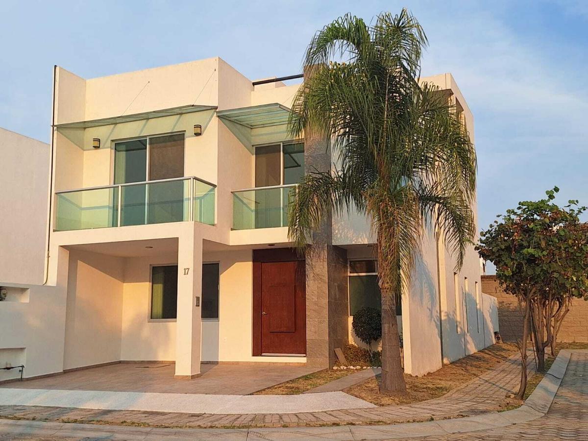Casa en venta en Lomas de Angelópolis, San Andrés Cholula — foto 1 de 31