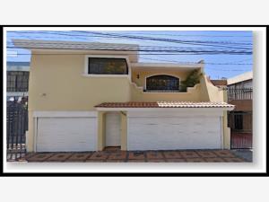 Casa en Las Aguilas, Zapopan, Jalisco