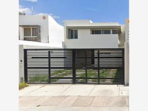 Casa en Lomas Cuarta Sección, San Luis Potosí, San Luis Potosí