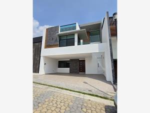 Casa en Lomas de Angelópolis II, San Andrés Cholula, Puebla