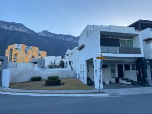 Casa en Puerta de Hierro, Monterrey, Nuevo León