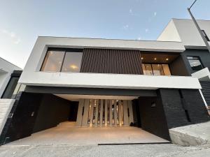 Casa en Castaños del Vergel, Monterrey, Nuevo León
