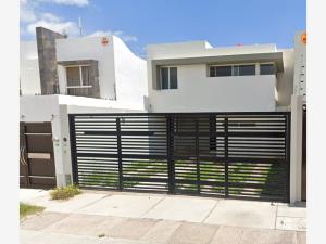 Casa en Lomas Cuarta Sección, San Luis Potosí, San Luis Potosí