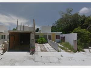 Casa en Urbi Villas del Rey, Benito Juárez, Quintana Roo