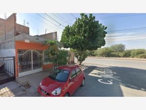 Casa en venta en Jardines Universidad, Torreón — foto 2 de 14