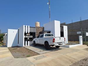 Casa en venta en Carlos de la Madrid, Villa de Álvarez — foto 2 de 27