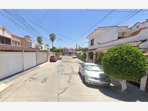 Casa en venta en Bosques de la Alameda, Celaya — foto 2 de 16