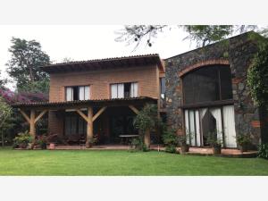 Tu Refugio Místico en el Corazón de Tepoztlán, casa en Condominio en Valle de Atongo.