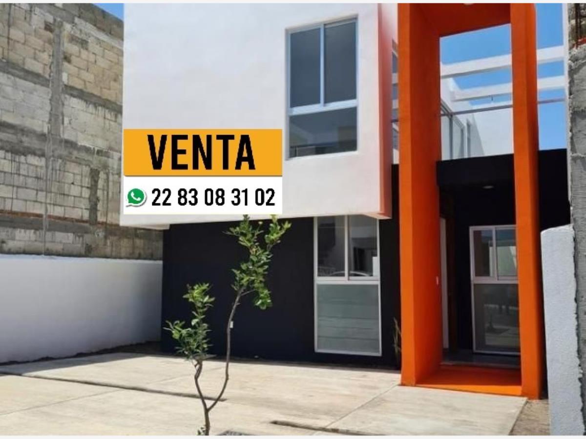 Casa en venta en Lomas de la Rioja, Alvarado — foto 1 de 16