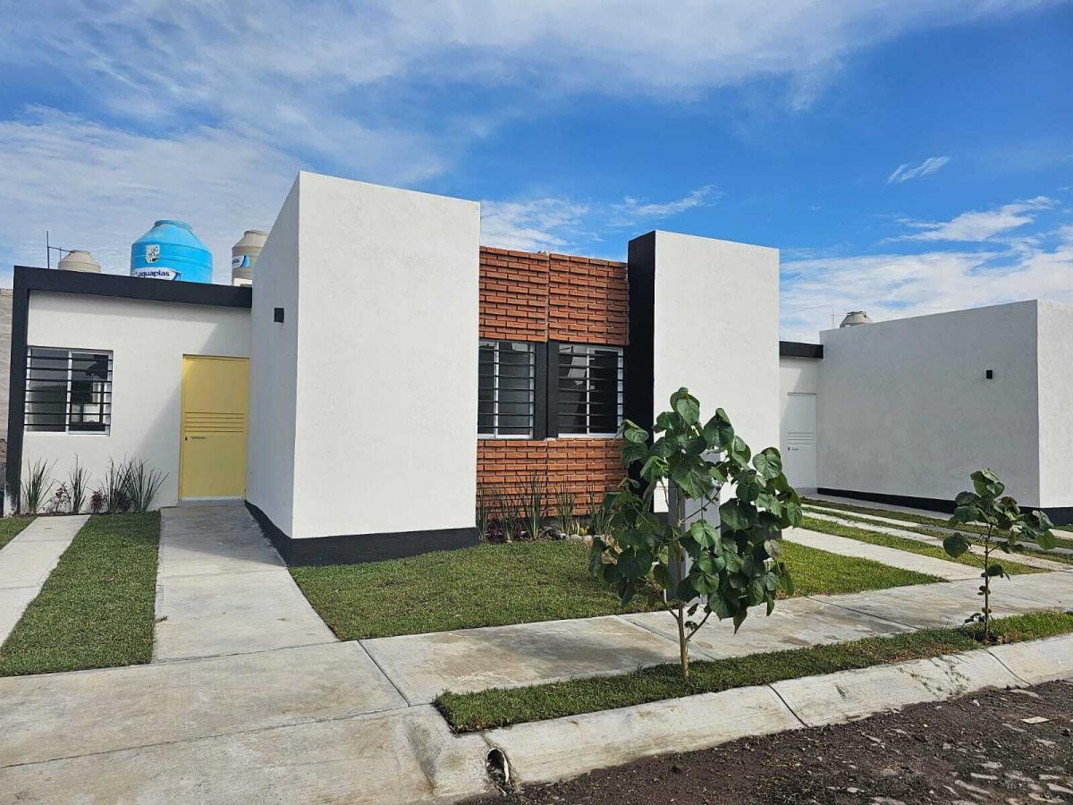 Casa en venta en Montellano, Villa de Álvarez — foto 1 de 14