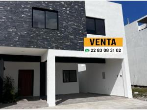 Casa en venta en Lomas de la Rioja, Alvarado, Veracruz de Ignacio de la Llave Casa en venta en Lomas de la Rioja, Alvarado, Veracruz de Ignacio de la Llave