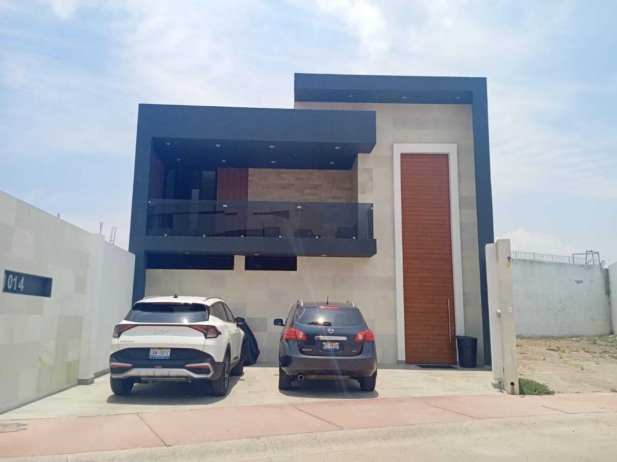 Casa en venta en Lombardía, Irapuato — foto 1 de 25