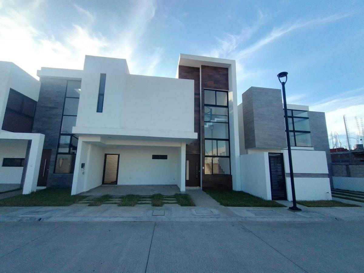 Casa en venta en Lomas del Sol, Alvarado — foto 1 de 27