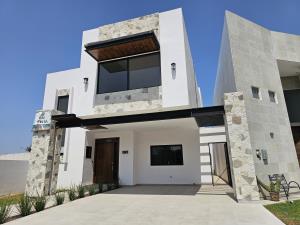 Casa en venta en Las Acacias, Torreón — foto 2 de 23