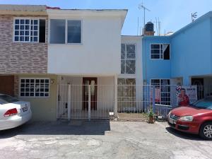 Casa en venta en Villa de las Flores 1a Sección (Unidad Coacalco), Coacalco de Berriozábal — foto 2 de 18
