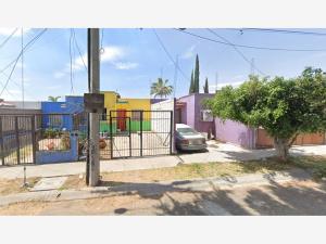 Casa en venta en Hacienda Santa Fe, Tlajomulco de Zúñiga — foto 2 de 7