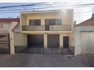 Casa en Jardines Del Valle, Zapopan, Jalisco