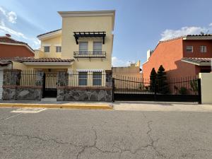 Casa en Real Toscana, Tecámac, México
