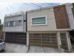 Casa en remate en Jardines Nueva Lindavista, Guadalupe, Nuevo León