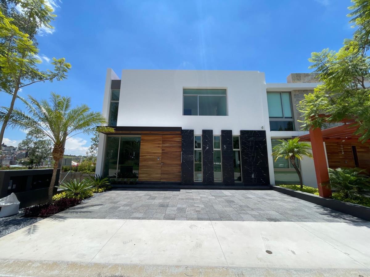 Casa en venta en Montaña Monarca I, Morelia — foto 1 de 27