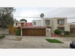 Casa en venta en La Estancia, Zapopan — foto 2 de 10