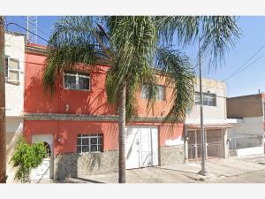 Casa en Postes Cuates (Federalismo), Guadalajara, Jalisco