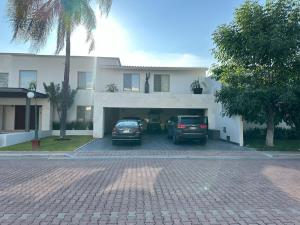 Casa en venta en Huertas El Carmen, Corregidora — foto 3 de 8
