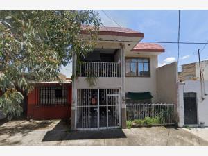 Casa en Circunvalacion Oblatos, Guadalajara, Jalisco