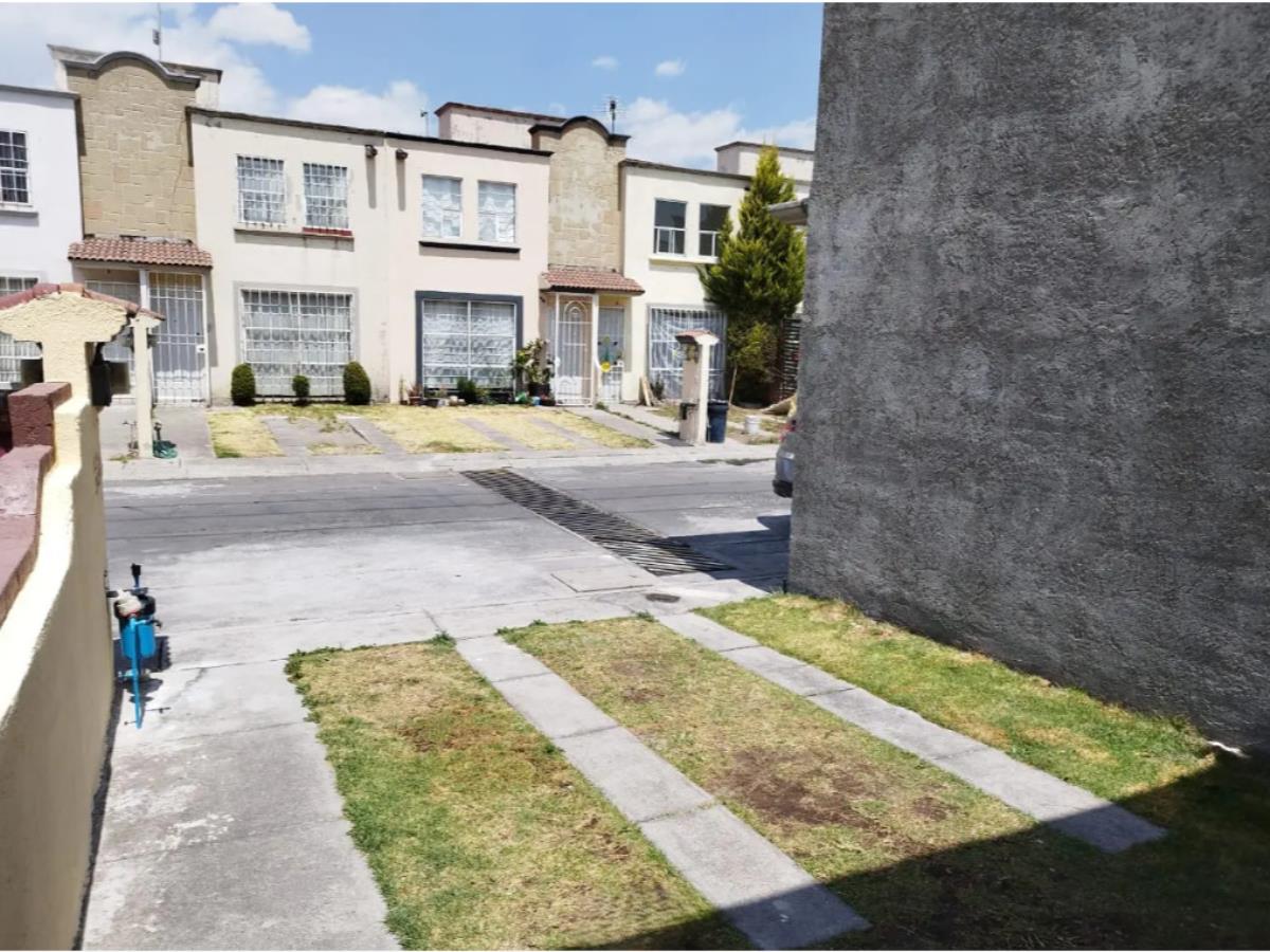 Casa en venta en Hacienda del Valle II, Toluca — foto 1 de 12