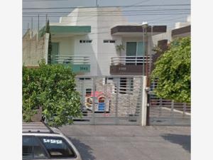Casa en Villa Vicente Guerrero, Guadalajara, Jalisco