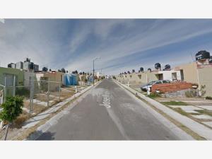 Casa en venta en Misión del Valle III, Morelia — foto 3 de 7