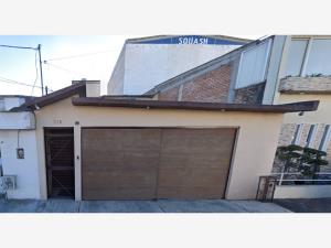 Casa en venta en Club Jardin, Toluca — foto 2 de 42