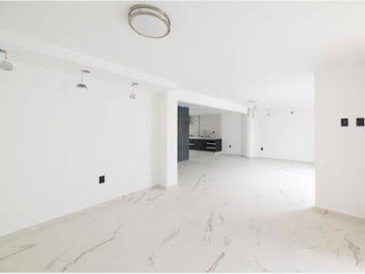 Casa en venta en Boulevares, Naucalpan de Juárez — foto 1 de 19