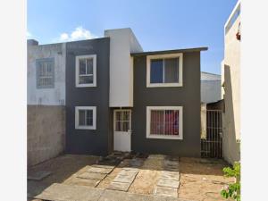 Casa en venta en 24 de Octubre, Coatzacoalcos — foto 2 de 19