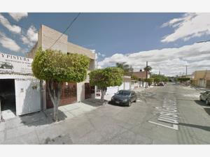 Casa en venta en Zona de Oro, Celaya — foto 2 de 16