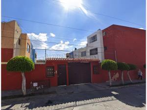 Casa en S.N.T.E., Puebla, Puebla