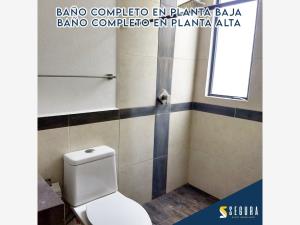 Casa en venta en Los Abedules, Morelia — foto 3 de 5