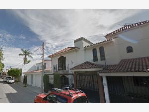 Casa en venta en Jardines de San Francisco, San Francisco del Rincón — foto 2 de 14