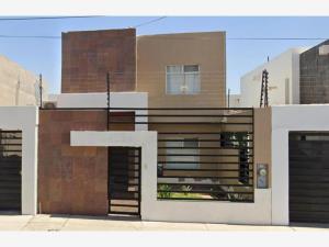 Casa en Misión de San Carlos, Mexicali, Baja California