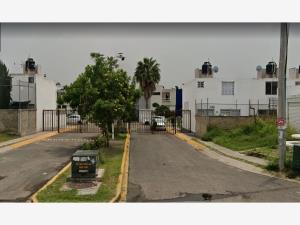 Casa en venta en Valle Dorado, Tlajomulco de Zúñiga — foto 2 de 5