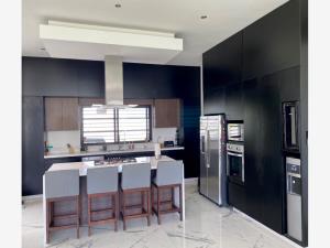 Casa en venta en Bosques de las Misiones Sector Encino, Santiago — foto 2 de 14
