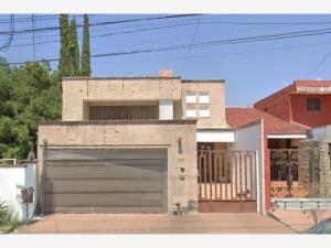 Casa en remate en Bosques del Valle, San Pedro Garza García, Nuevo León