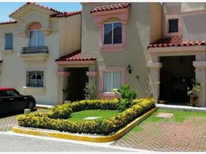 Casa en venta en Urbi Quinta Montecarlo, Cuautitlán Izcalli, México