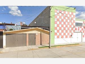 Casa en San Mateo Oxtotitlan, Toluca, México