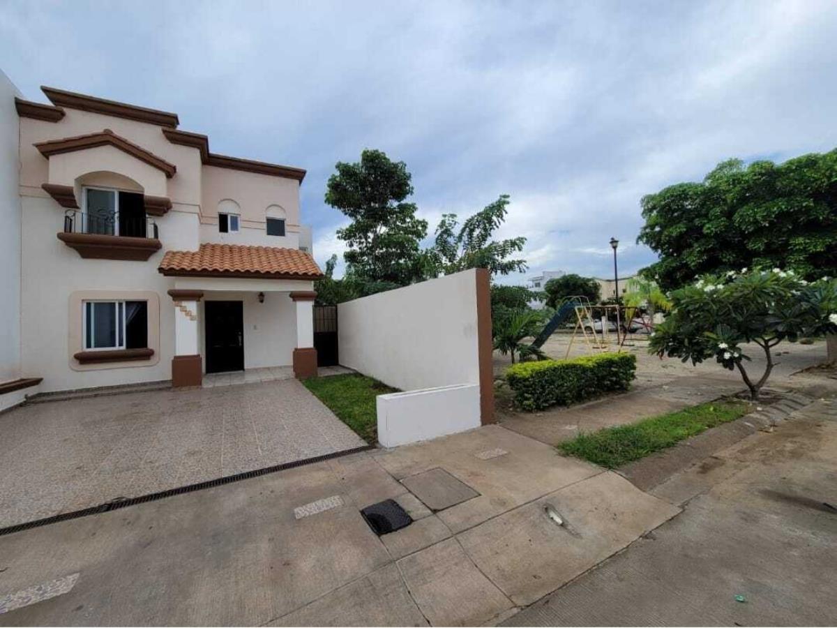 Casa en venta en Versalles, Culiacán — foto 1 de 47