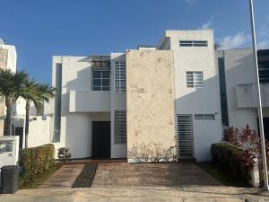 Casa en Bahia Dorada, Benito Juárez, Quintana Roo