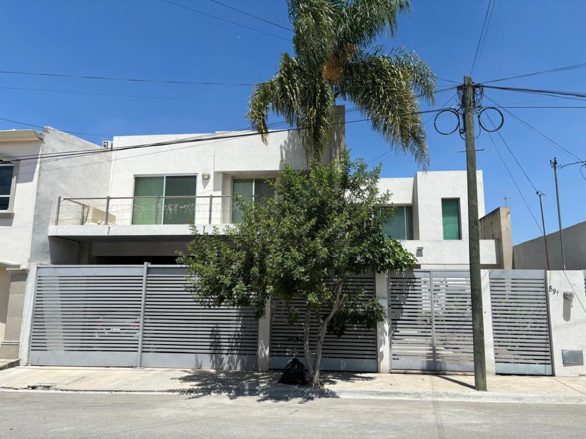 Casa en venta en Residencial San Patricio, Saltillo — foto 1 de 26
