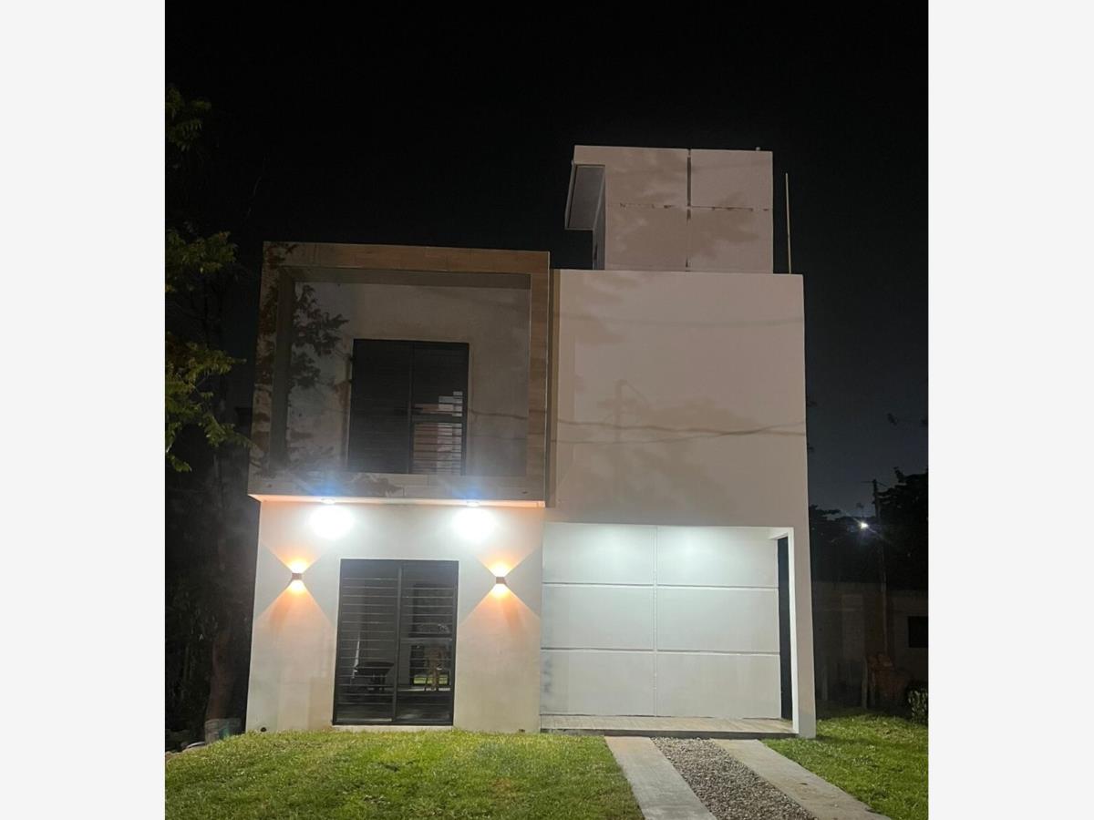 Casa en venta en Ecológica Licenciado Carlos A. Madrazo Becerra, Comalcalco — foto 1 de 8