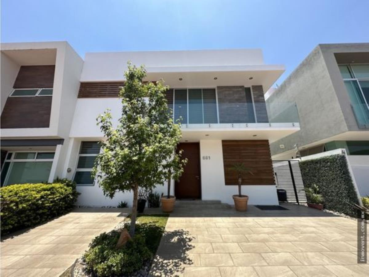 Casa en venta en La Rioja, Tlajomulco de Zúñiga — foto 1 de 34