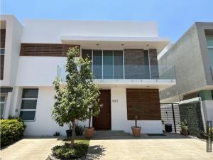 Casa en venta en La Rioja, Tlajomulco de Zúñiga — foto 2 de 34